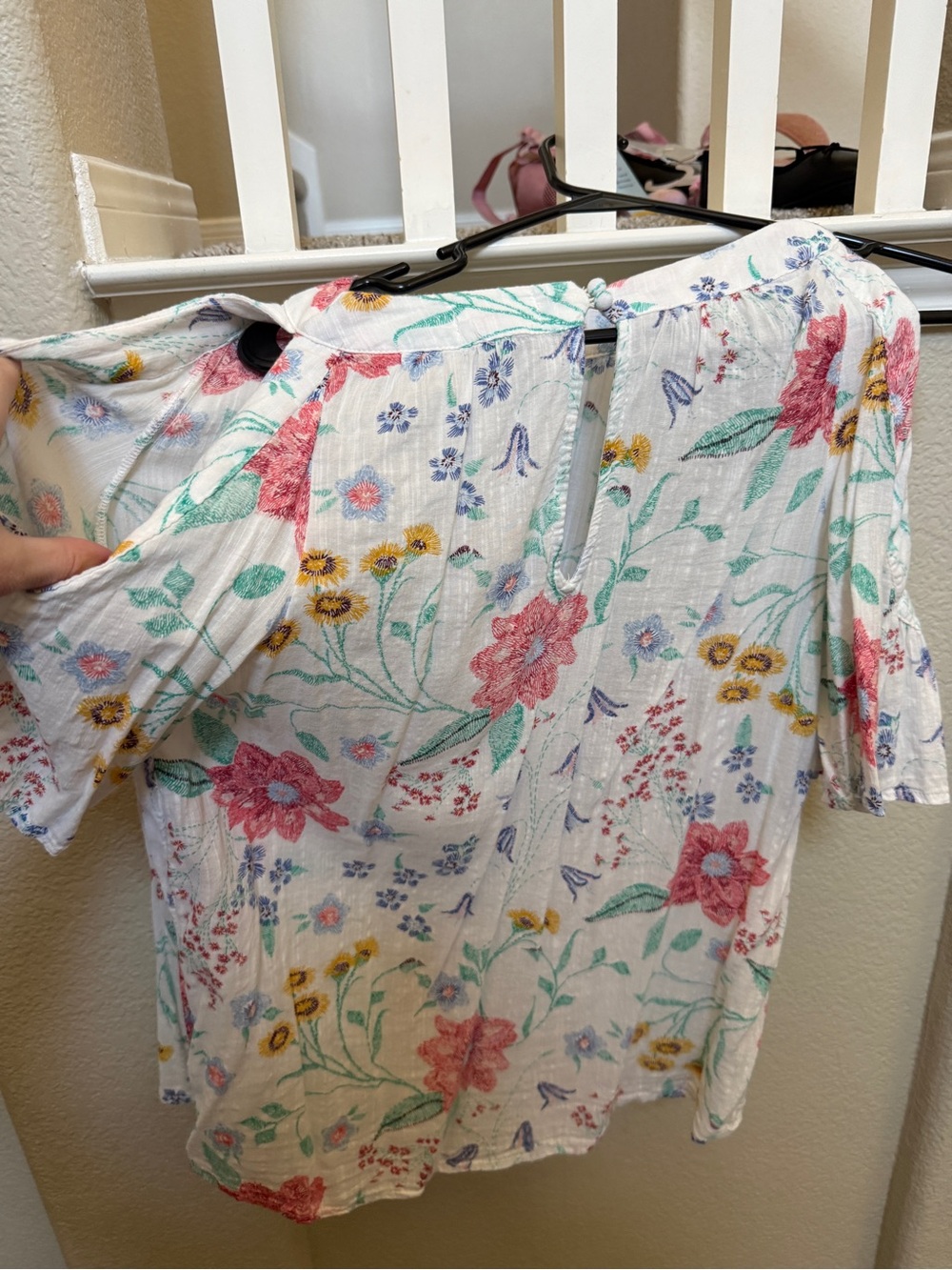 Old Navy White Floral Puff-Sleeve Blouse